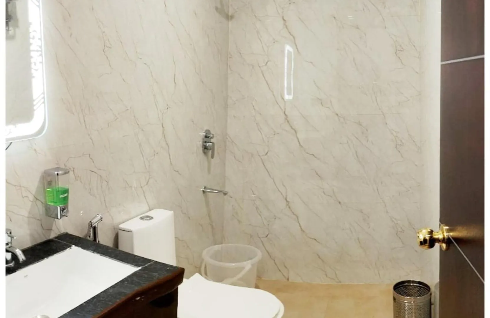 Hotel Kashi Cottage Varanasi Near Kashi Vishwanath Temple & Ganga Ghat #Fully Air Conditioning #Free Wi-Fi #Restaurant #Parking #Premium Hotel In Varanasi