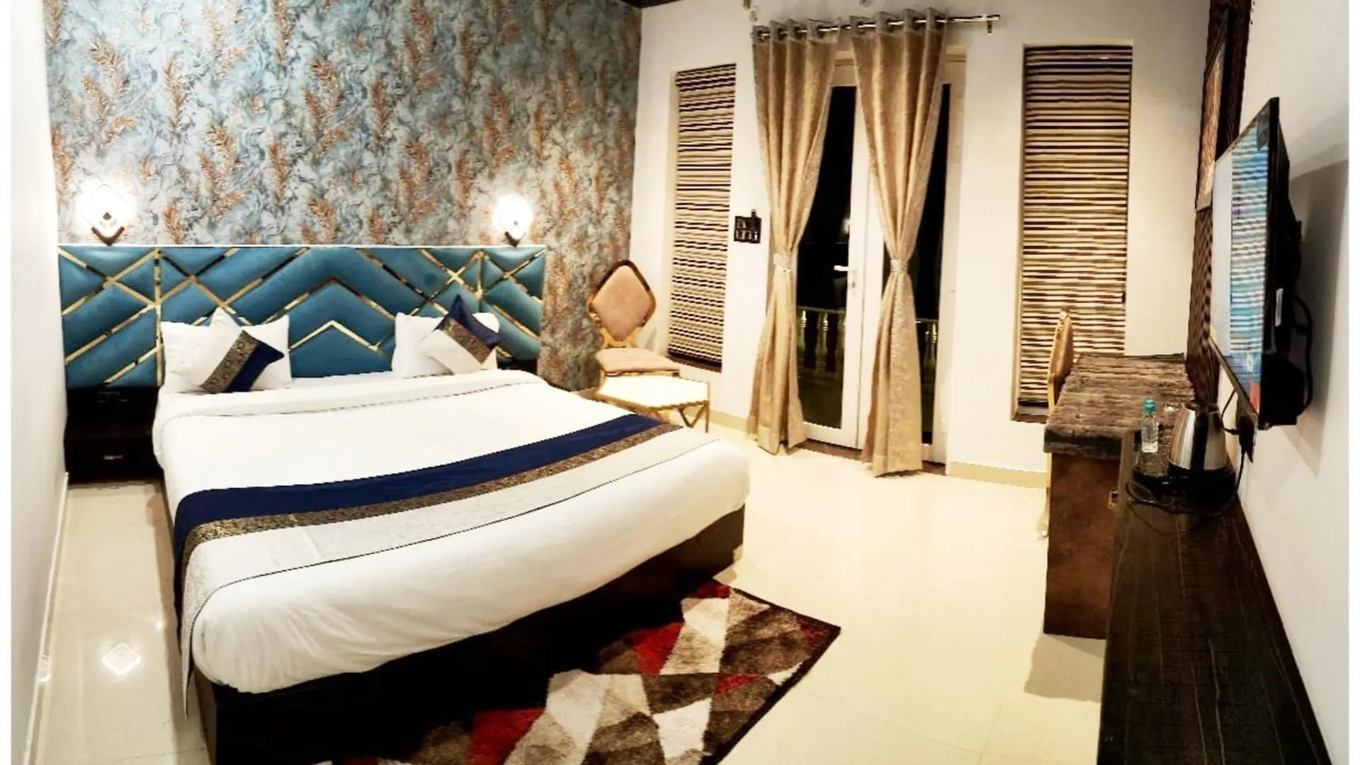 Hotel Kashi Cottage Varanasi Near Kashi Vishwanath Temple & Ganga Ghat #Fully Air Conditioning #Free Wi-Fi #Restaurant #Parking #Premium Hotel In Varanasi Homestay