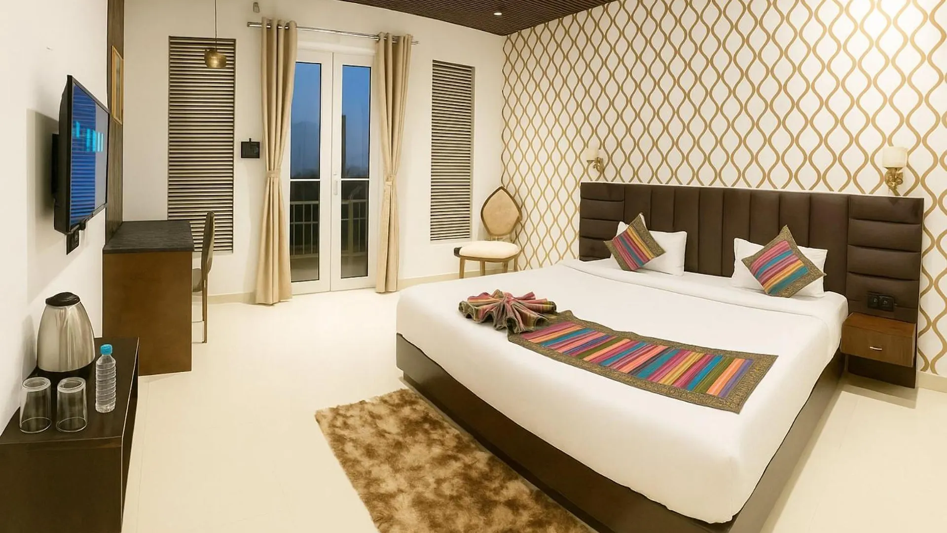 Hotel Kashi Cottage Varanasi Near Kashi Vishwanath Temple & Ganga Ghat #Fully Air Conditioning #Free Wi-Fi #Restaurant #Parking #Premium Hotel In Varanasi